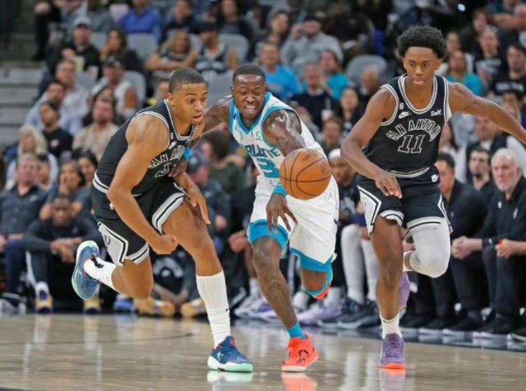 国产球鞋在nba「又一国产品牌登场NBA都得感谢阿迪」