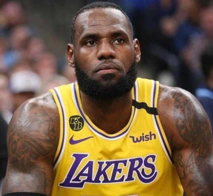 乔丹和詹姆斯队友一阵一防「噩耗老詹和乔丹愤怒不已众多NBA球星走上街头抗议乱成一团」