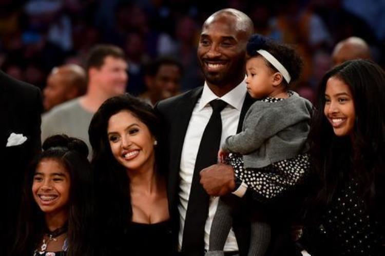 乔丹和詹姆斯队友一阵一防「噩耗老詹和乔丹愤怒不已众多NBA球星走上街头抗议乱成一团」