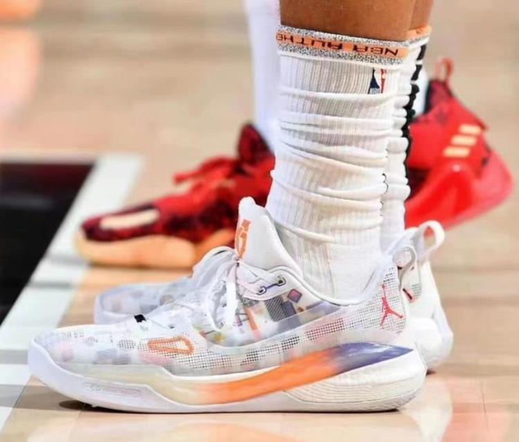 国产球鞋在nba「又一国产品牌登场NBA都得感谢阿迪」