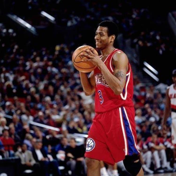 艾弗森最大摸高「最矮状元狂暴30分艾弗森NBA惊艳首秀所有质疑都闭上了嘴」