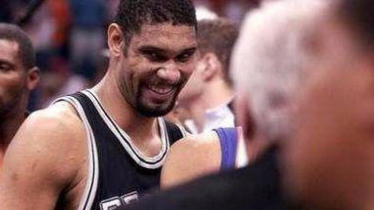 nba十大搞笑瞬间「NBA最搞笑10大瞬间我赌一包辣条最后1个你肯定为此笑过」