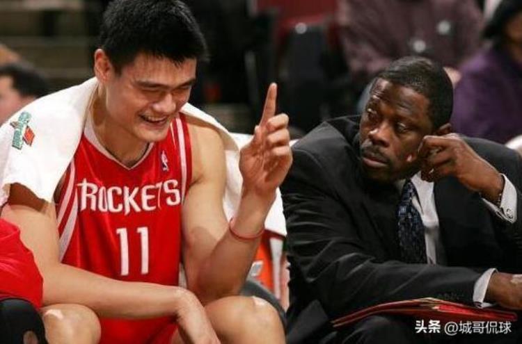 姚明和奥拉朱旺「深度解析1V1终极对决姚明vs约奥拉朱旺谁是火箭真正霸主」