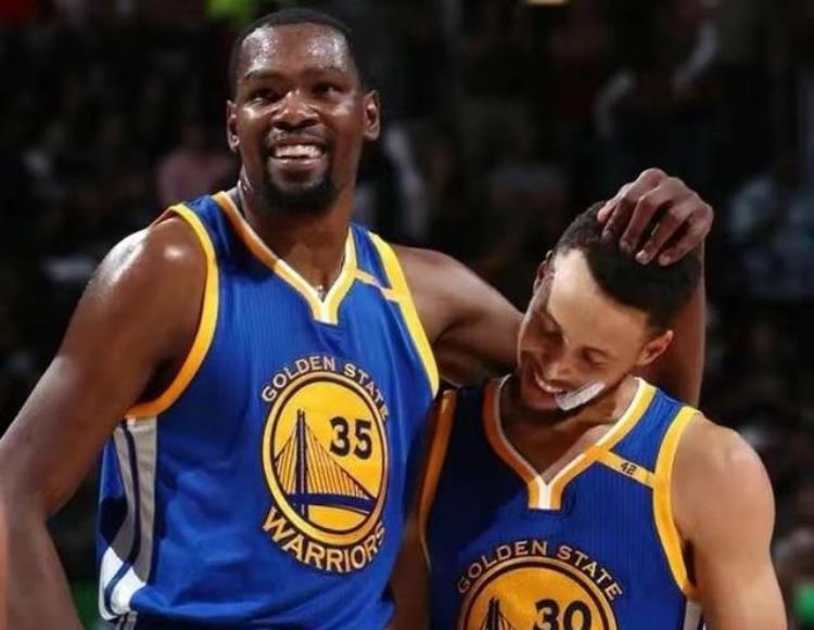 《复仇者联盟》结局「NBA的复仇者联盟最后结局如何热火詹韦波掀翻绿军三巨头」