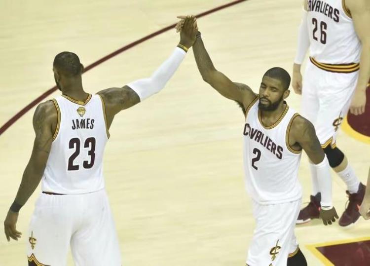 《复仇者联盟》结局「NBA的复仇者联盟最后结局如何热火詹韦波掀翻绿军三巨头」