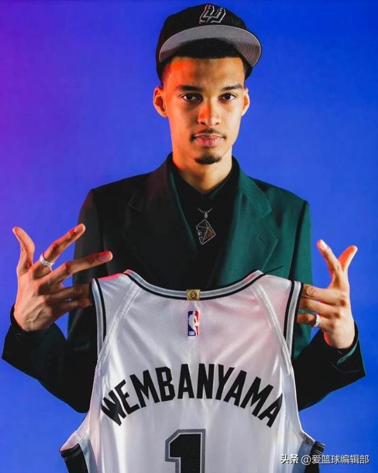 nba状元新秀拿多少工资「NBA历届状元新秀合同薪资排名文班亚马创历史」
