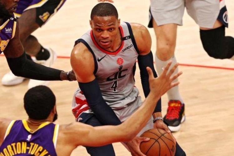 nba三双最多的球员「NBA历史3双最多的10名巨星现役4人上榜威少仅列第2詹皇第5」