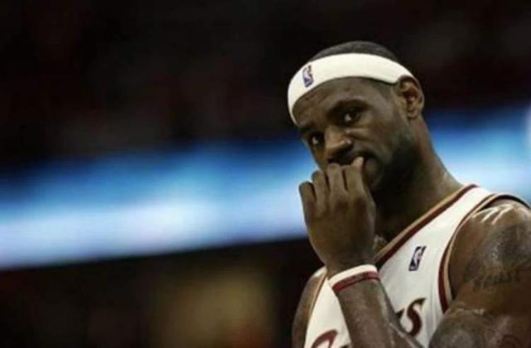 马龙黑袜子「NBA巨星也有怪癖马龙爱穿臭袜子乔丹令人意想不到」