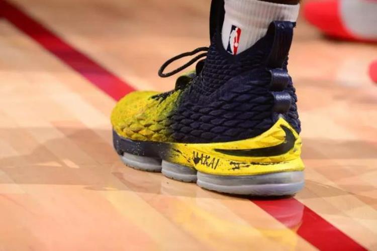 李宁音速7时候脚宽的人吗「NBA球员今日上脚2双李宁音速7赛斯库里穿Curry6」
