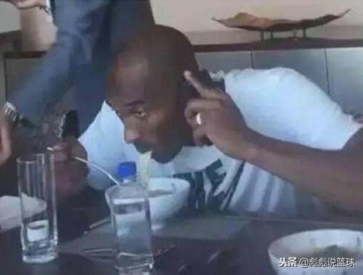 詹姆斯代替科比「相比中国行科比的拉面霍华德的羊肉串詹姆斯中国行都吃些什么」