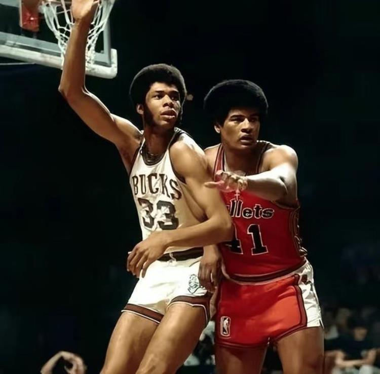 nba球员历史前十「历史前十球星最出色赛季是哪年邓肯03年一夫当关詹皇是16年」