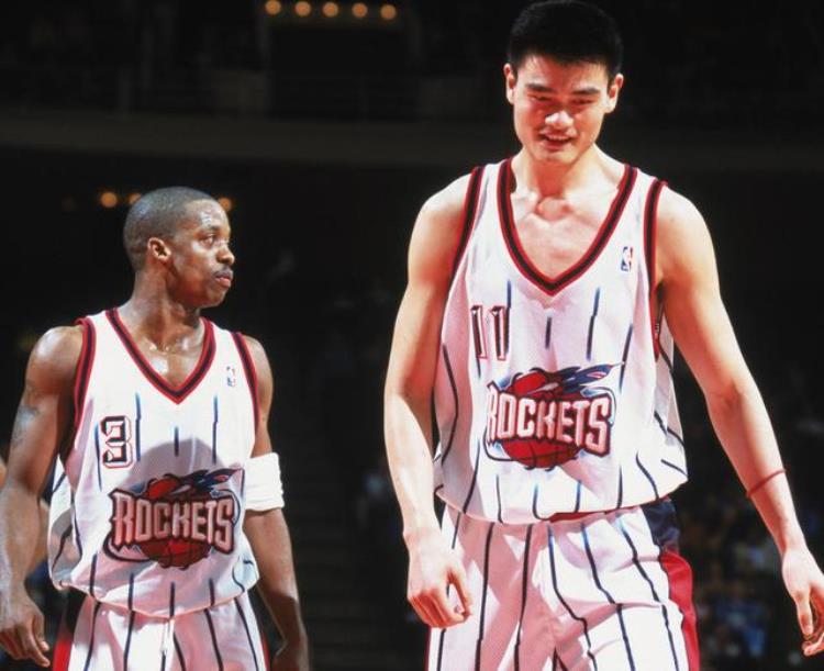 nba 更衣室「NBA更衣室探秘球员的饮料里暗藏怎样的玄机」
