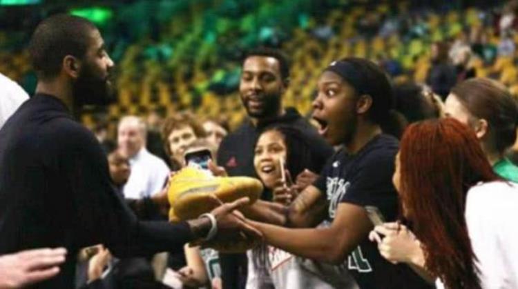 nba球员的鞋垫是不是比鞋子贵「NBA球员什么装备最贵鞋垫成本是球鞋十倍但还有价格更高的」