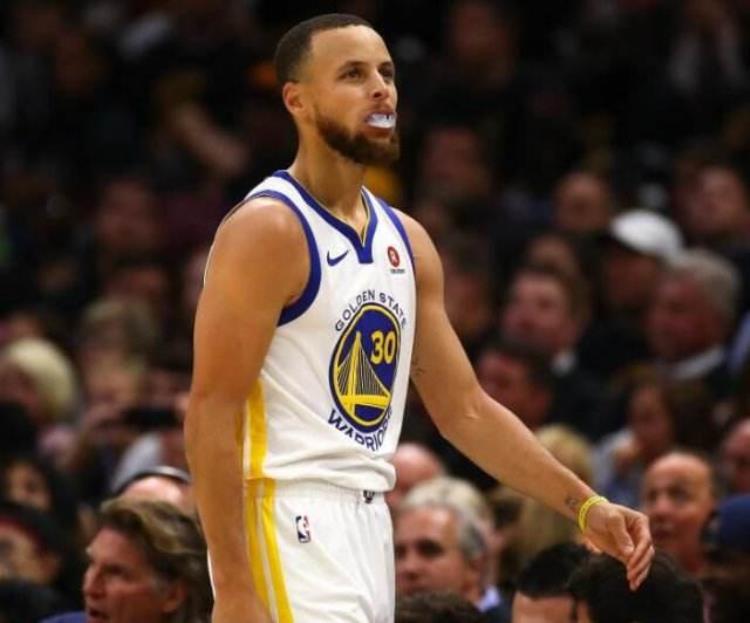nba球员的鞋垫是不是比鞋子贵「NBA球员什么装备最贵鞋垫成本是球鞋十倍但还有价格更高的」