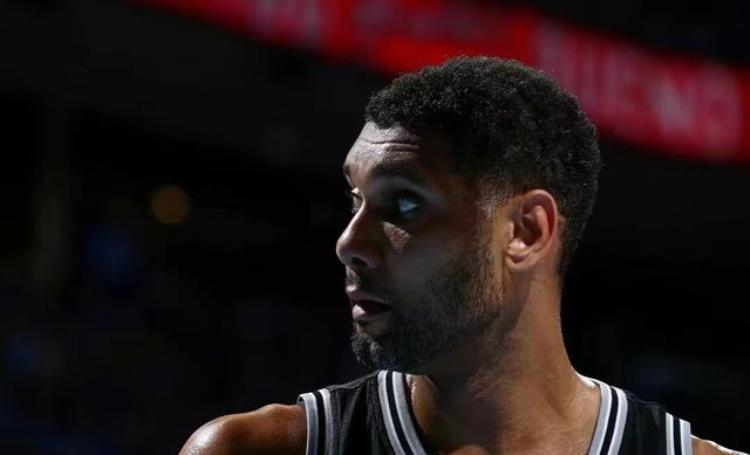 nba球员历史前十「历史前十球星最出色赛季是哪年邓肯03年一夫当关詹皇是16年」