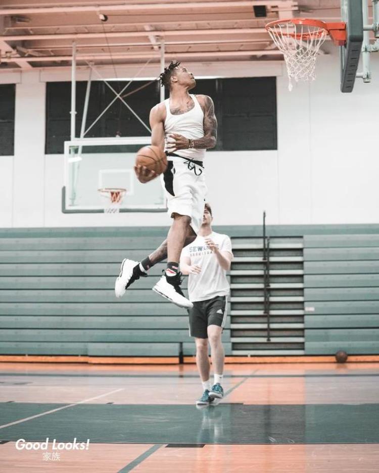 NBA版爽文他20岁几乎退役被天之骄子挤走如今两人命运反转