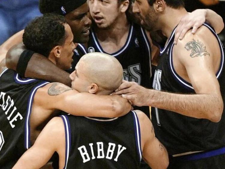 真实的卡特教练「真实版卡特教练纯素人对战5个NBA球星他打造下狗逆袭奇迹」