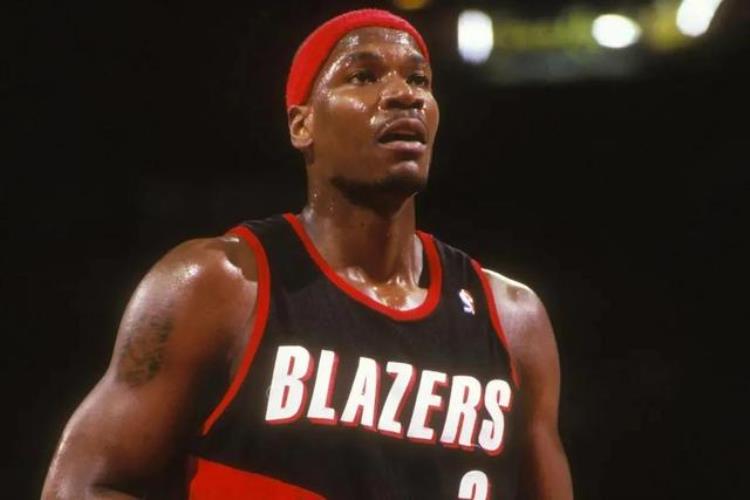 nba被淘汰的队伍「美媒列出NBA历史上退役后破产的20名球员有人诈骗皮蓬收购灰熊」