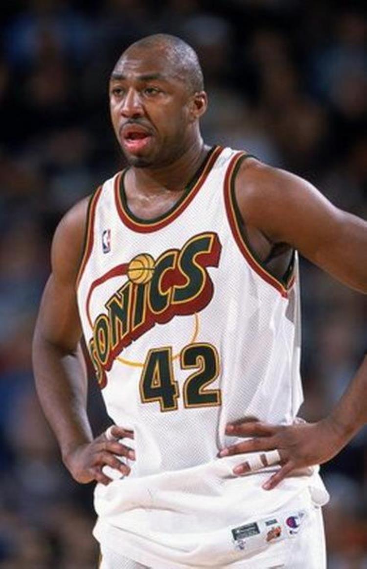 nba酗酒毁掉的球员「盘点NBA7大嗜酒如命的球员姚明队友就此陨落乔丹不受影响」