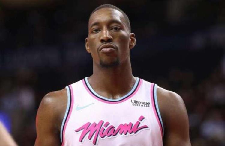 nba球星的萌娃「20张NBA球星幼年照挡住名字你认识几个浓眉哥特征太明显」