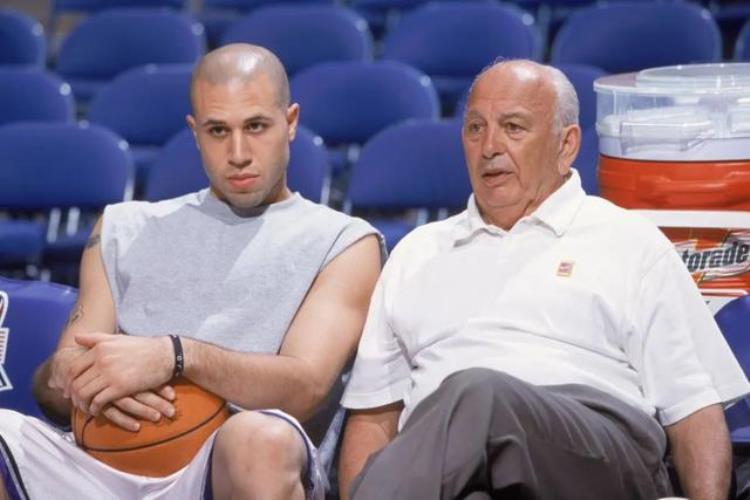 真实的卡特教练「真实版卡特教练纯素人对战5个NBA球星他打造下狗逆袭奇迹」