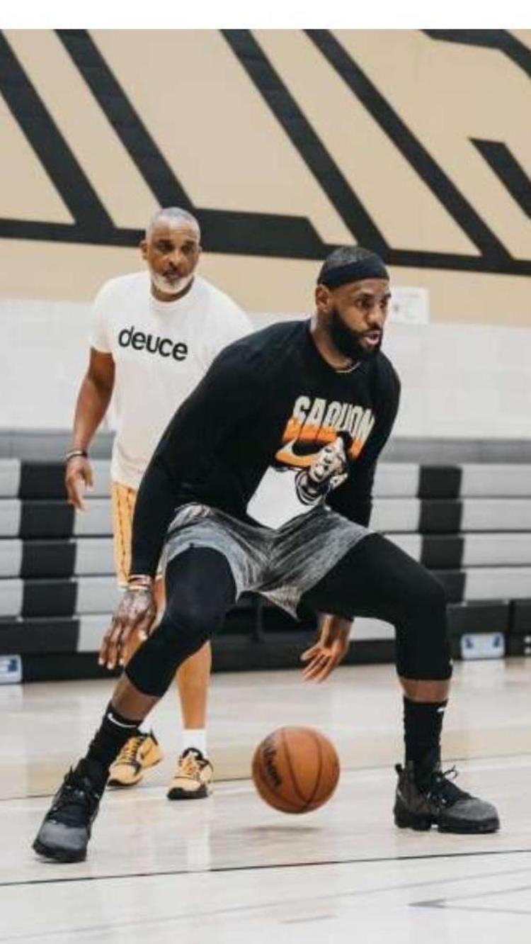 nba球星训练图「NBA球星壁纸第5期休赛期球员训练壁纸」