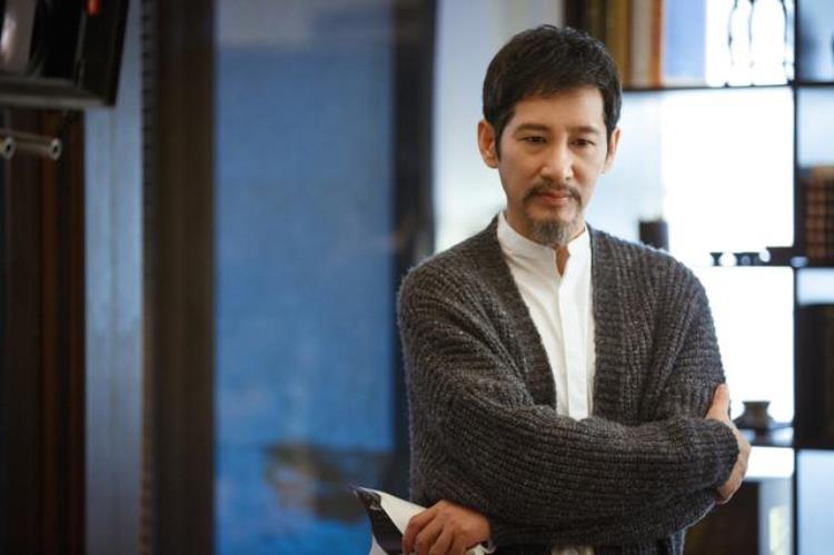 王劲松太帅了「这才是56岁王劲松老去的秘诀坚决不穿老年装妆发得体不油腻」