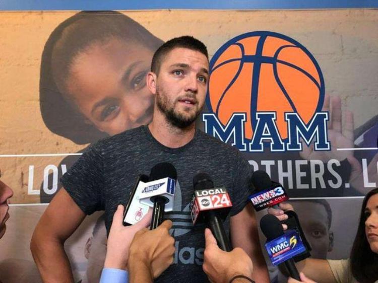 nba球星的收入「NBA球星赚钱有多快1人出场费1千万他每分钟赚1辆顶配帕萨特」