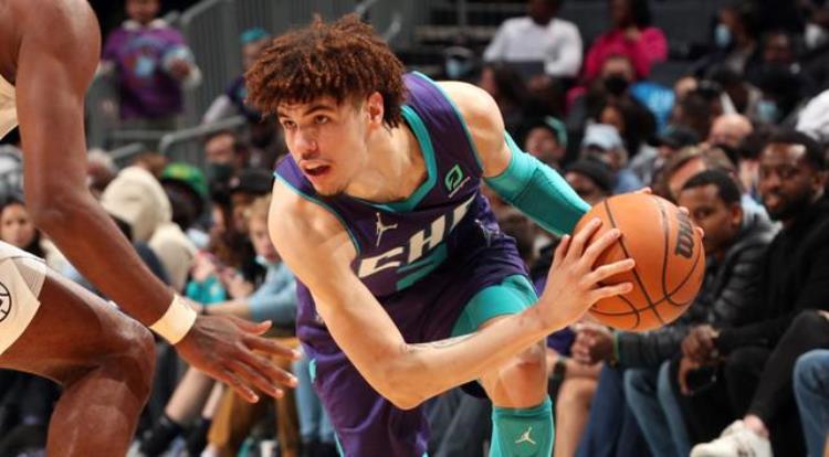 nba年轻人排名「美媒评NBA25大年轻球员锡安排第六莫兰特第三第一实至名归」