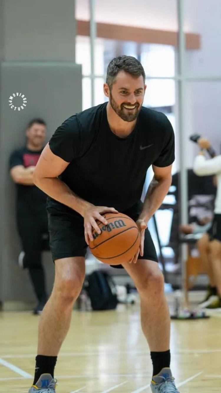 nba球星训练图「NBA球星壁纸第5期休赛期球员训练壁纸」