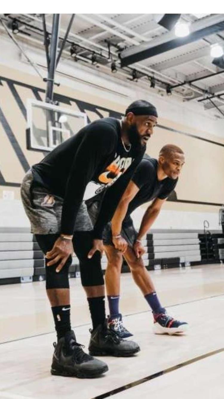 nba球星训练图「NBA球星壁纸第5期休赛期球员训练壁纸」