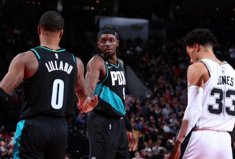 nba今年进步最快球员「NBA本赛季进步最快的球员火箭马刺新星上榜场均30且180真猛」