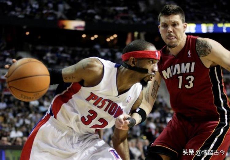 nba球员体力「如果NBA球员体能分等级詹姆斯B级张伯伦A级两人达到S级」