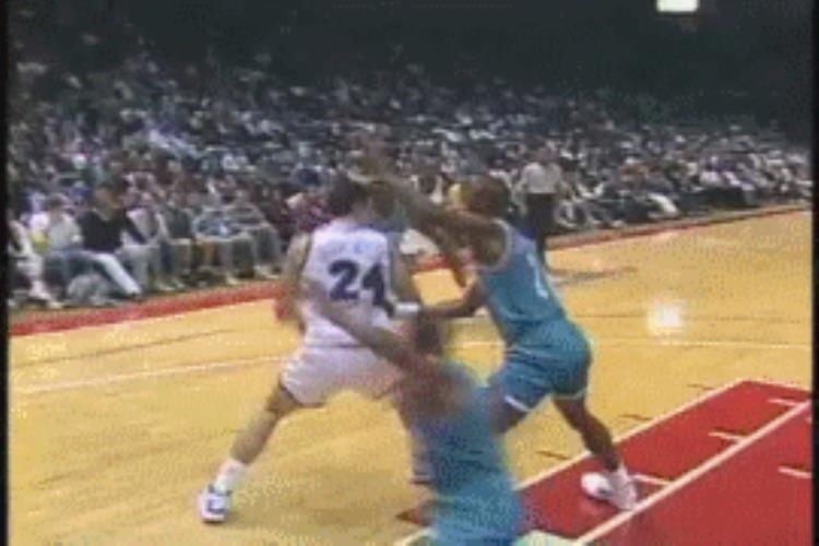 nba球员里每个人都能扣篮吗有没有不能扣篮的「NBA球员里每个人都能扣篮吗有没有不能扣篮的」