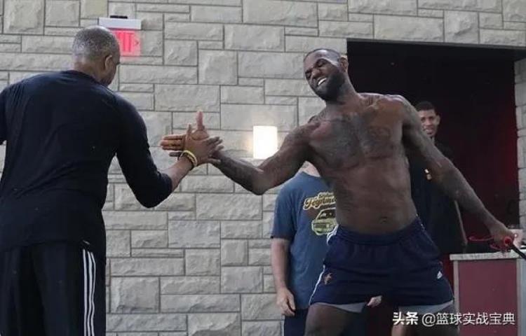 篮球运动按摩的重点部位「建议打篮球收藏NBA按摩师揭秘保持膝盖和脚踝健康的5个关键」