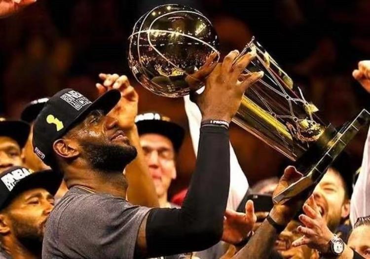 nba四双获得者「三双挡不住盘点NBA十大神级四双表演前四名实至名归」