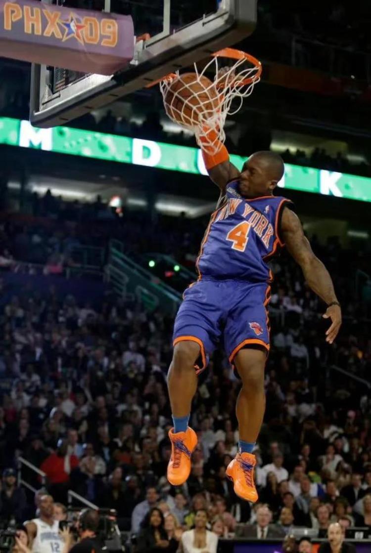 nba扣篮大赛冠军「NBA全明星三届扣篮王受肾衰竭困扰面对采访勇于陈述鼓励别人」