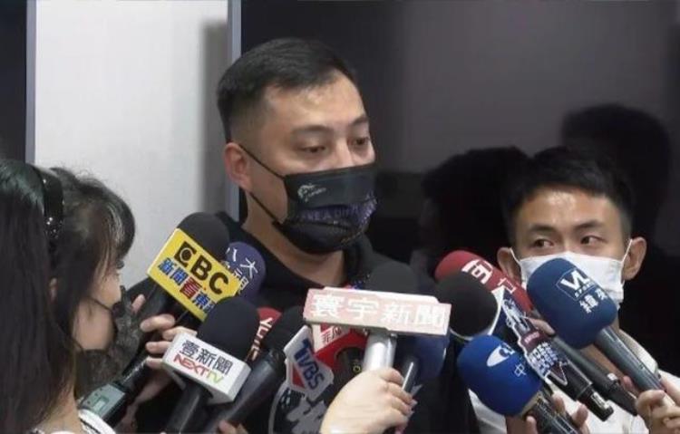 台湾男篮规划「男篮抵达伊朗霍华德1740万年薪加盟台湾联赛王汝恒成自由球员」