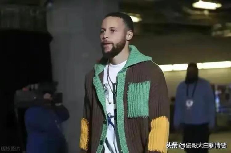 NBA历史最佳阵容库里不能进对抗差防守差詹姆斯也没资格