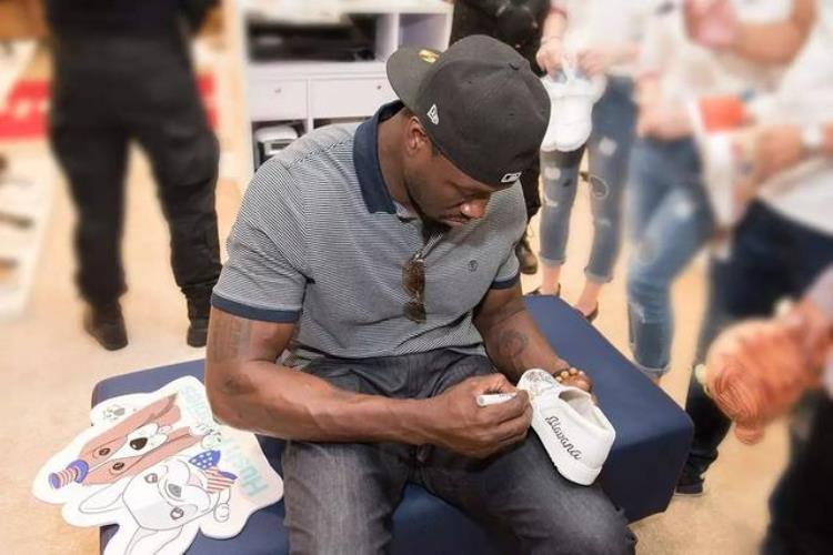 NBA球星本华莱士空降成都助阵暇步士巨蟹月三大来福士四大综合体全面开业