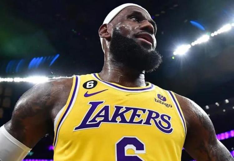 现nba小前锋排名「盘点NBA五大小前锋现役三人打榜詹姆斯榜眼」