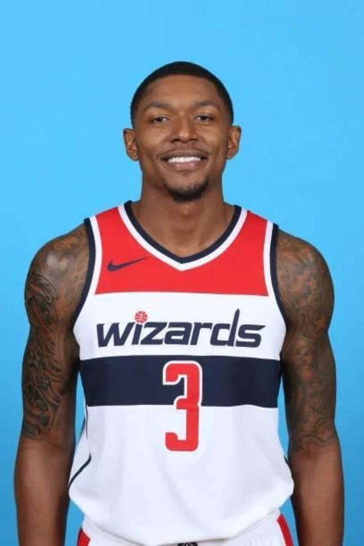 nba最贵的球星「NBA最贵的6位球员库里排名第六詹姆斯杜兰特榜上无名」