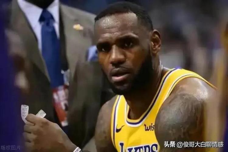 nba历史最佳阵容无争议「NBA历史最佳阵容库里不能进对抗差防守差詹姆斯也没资格」