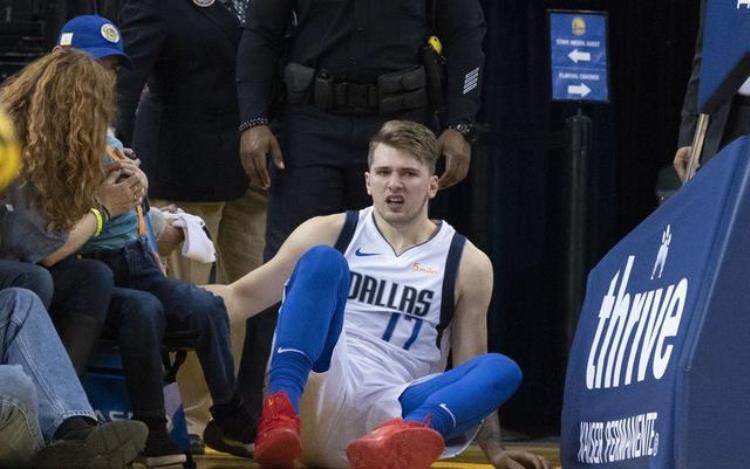东契奇未来超级巨星「未来的NBA超巨东契奇不只是数据抢眼来看看这一伟大的表现」