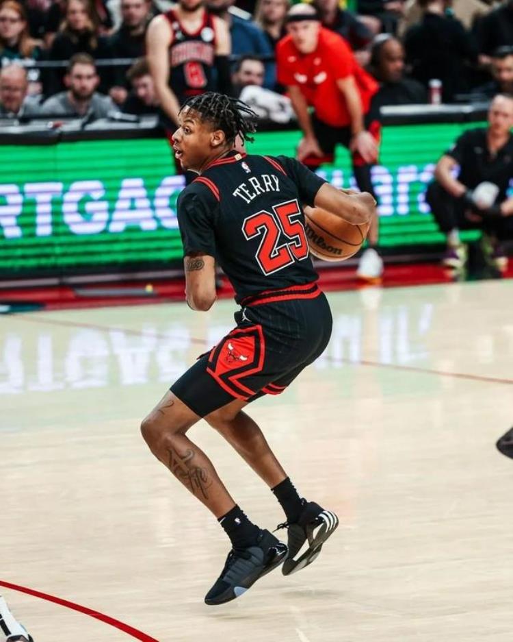 nba最受欢迎的球鞋「NBA最受欢迎球鞋Top10出炉AJ37爆冷落榜第一不愧是它」