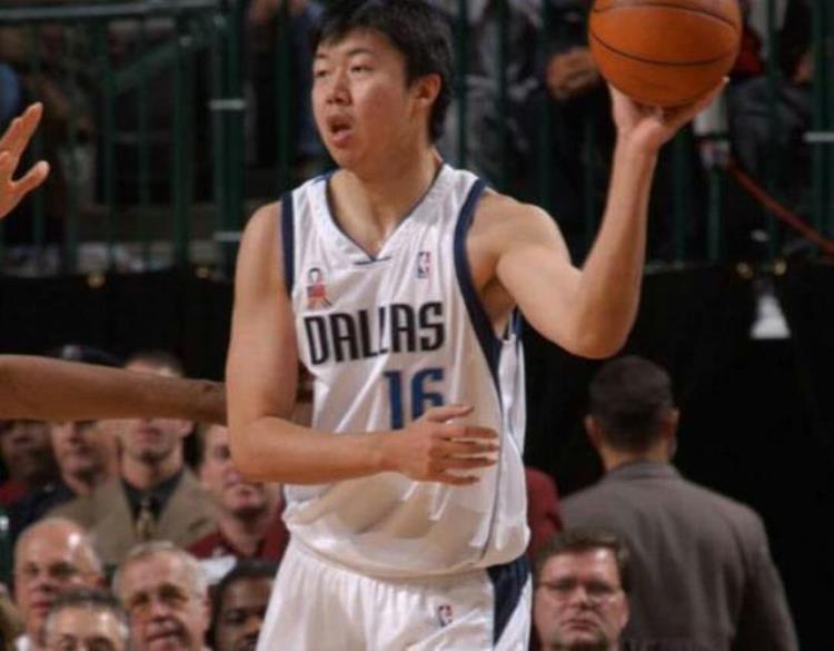 中国哪些篮球运动员进入过nba打球「中国篮球运动员中进入过NBA的有哪些不像你想的那么少」