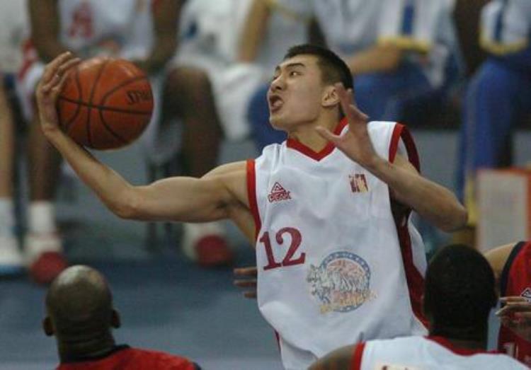 中国哪些篮球运动员进入过nba打球「中国篮球运动员中进入过NBA的有哪些不像你想的那么少」