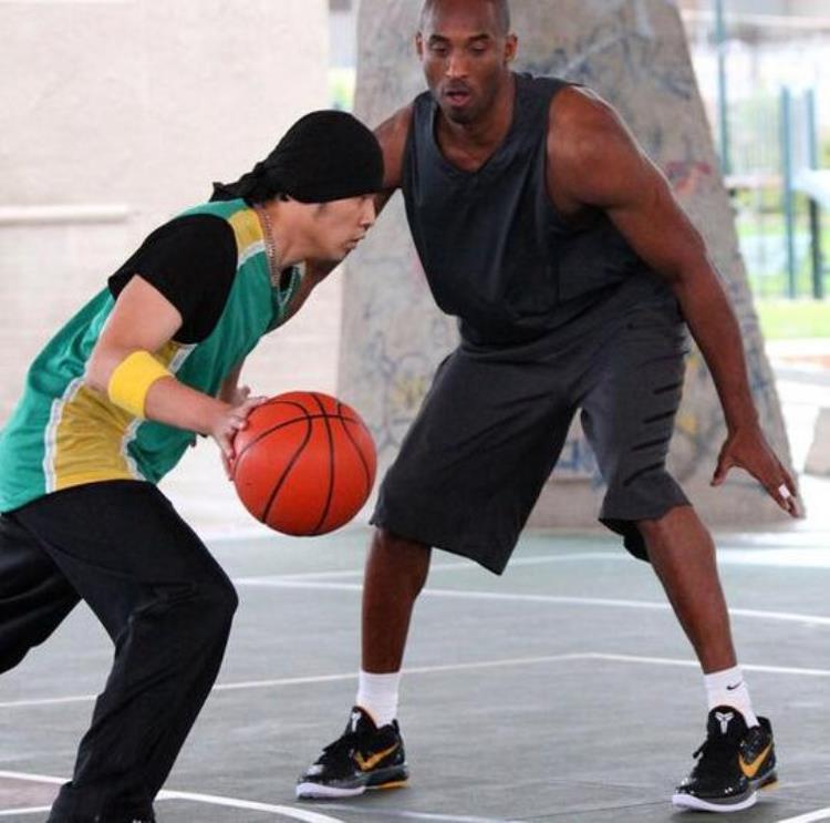 与nba球员合影「那些与NBA球星合影的中国明星们有一张不超过21个90后看过」