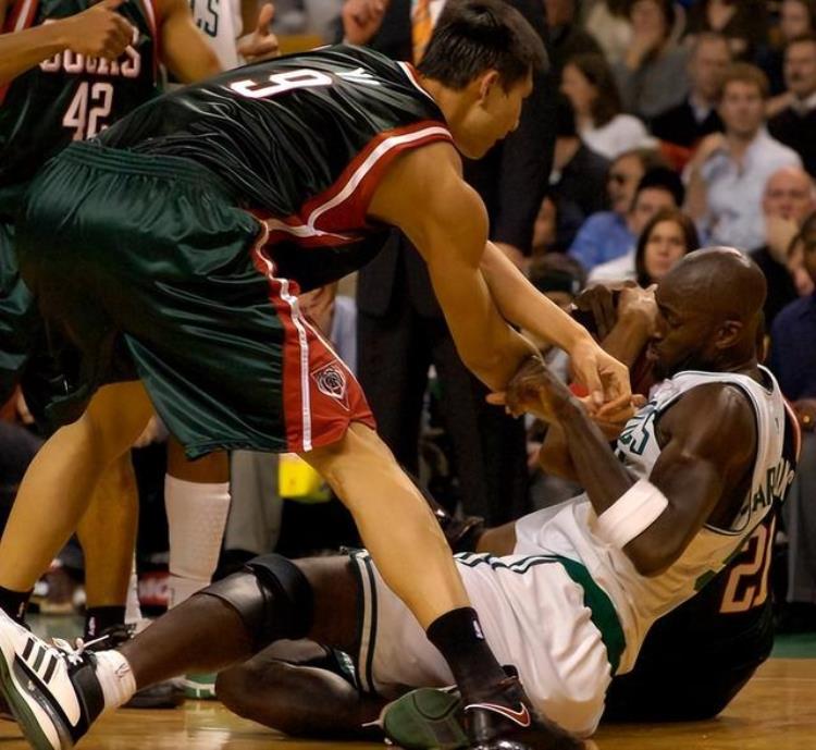 nba亚洲球员前十排名你能凑出来10个亚洲球员吗「NBA亚洲球员前十排名你能凑出来10个亚洲球员吗」