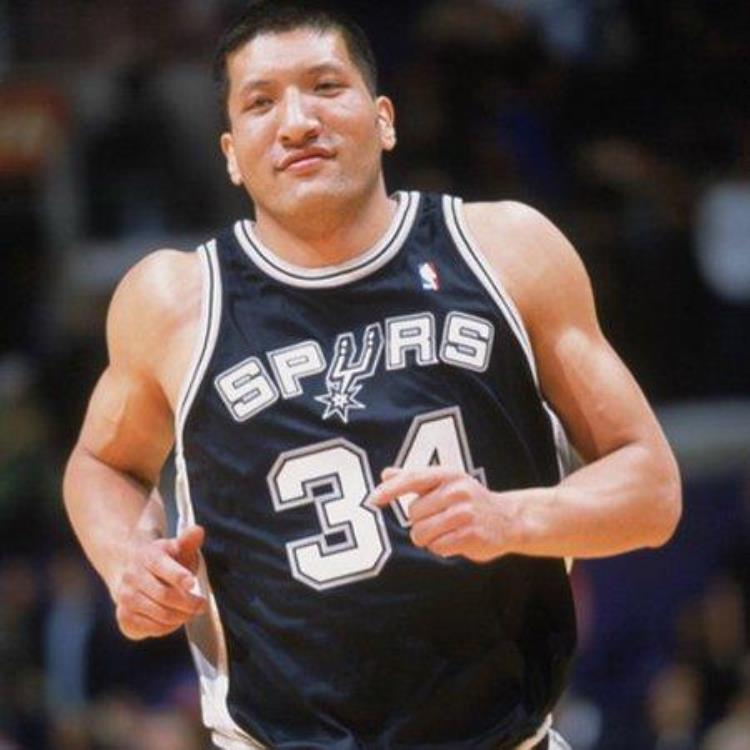 中国哪些篮球运动员进入过nba打球「中国篮球运动员中进入过NBA的有哪些不像你想的那么少」